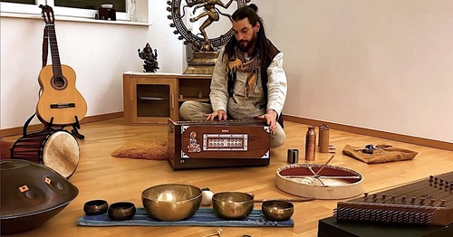 Large aaron kirtan 1200x628